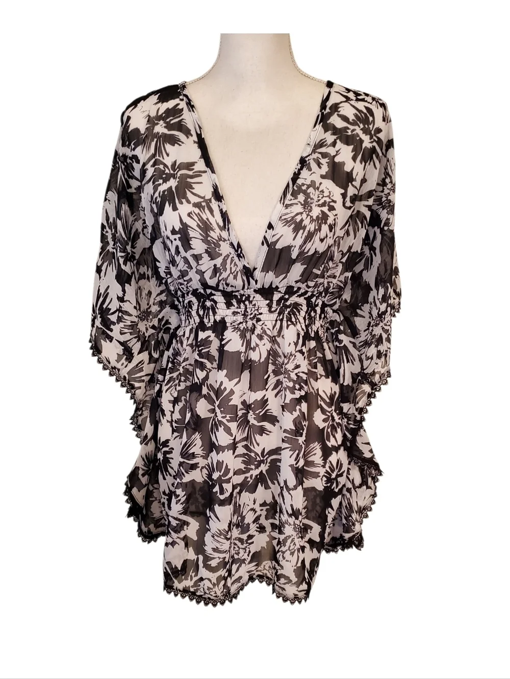 Time And Tru Black And White Floral Lace Trim Swim Cover Up Smocked Waist Size M